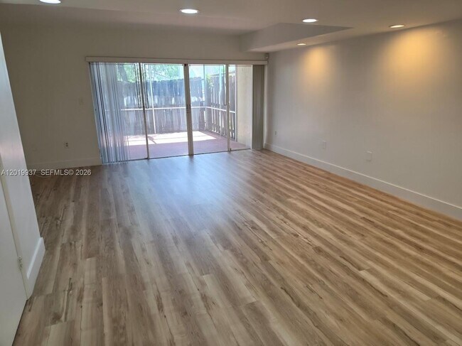Building Photo - 1325 NW 124th Ave