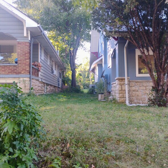 Building Photo - 2914 Bales Ave