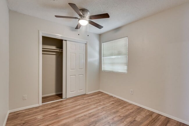 Building Photo - 1833 Bolingbroke Pl