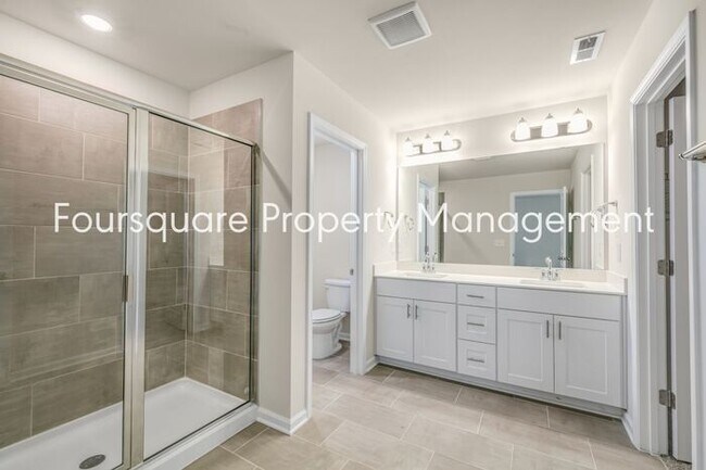 Building Photo - Charming Single-Family Home with Open Floor Plan, Spacious Loft & 2-Car Garage – Convenient to Fu...