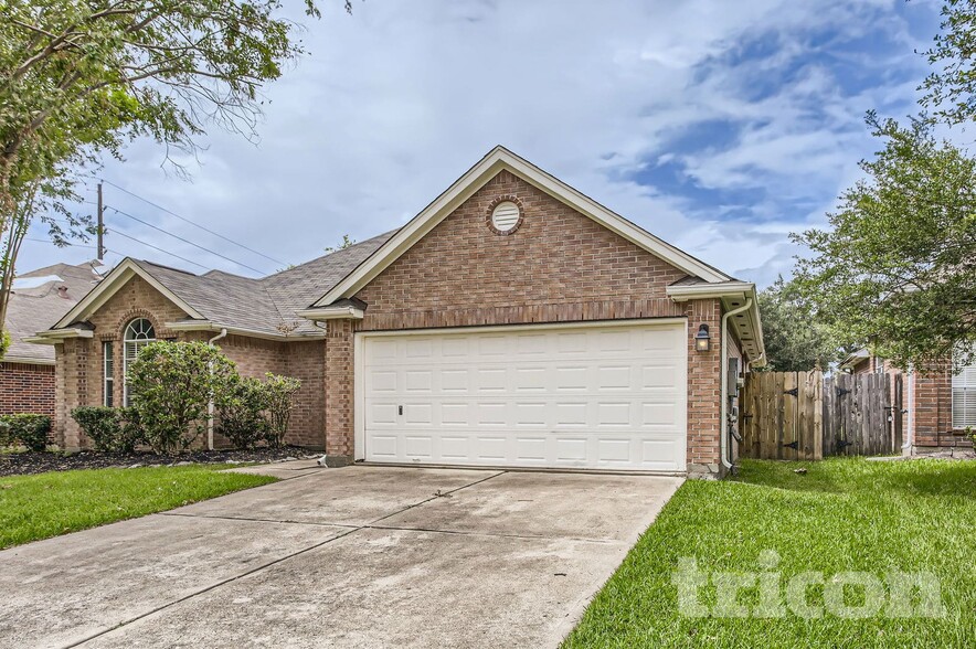 Building Photo - 814 Robins Way