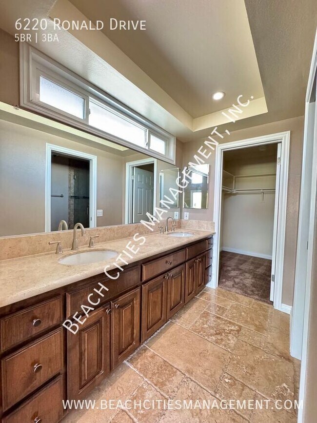 Building Photo - 6220 Ronald Dr