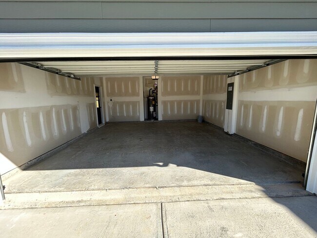 Building Photo - New 4/2.5 House in Longbrook $1,995
