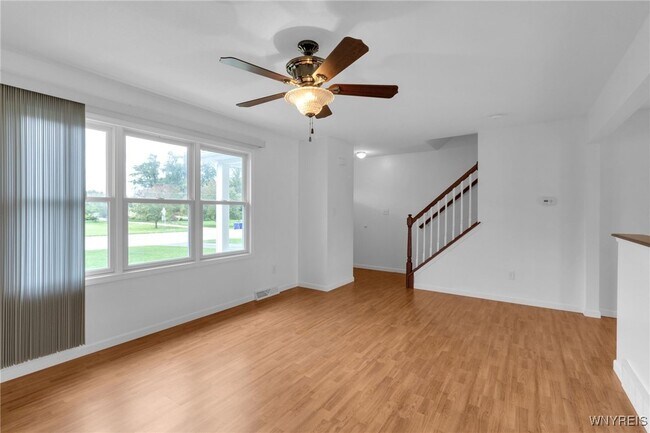 Building Photo - 940 Reserve Rd