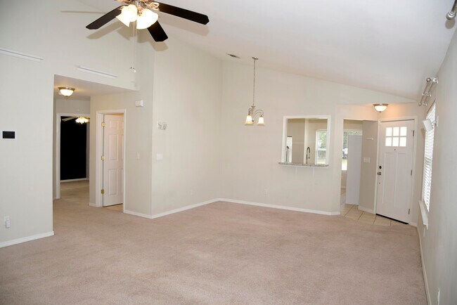 Building Photo - 114 Quince Ave