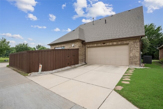 Building Photo - 4213 Pecan Bend Ln