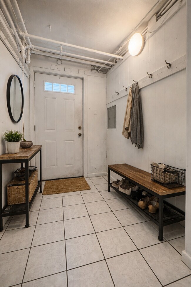 Building Photo - 4858 S Springfield Ave