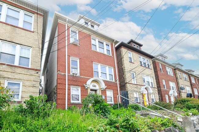 Building Photo - 610 Columbia Ave