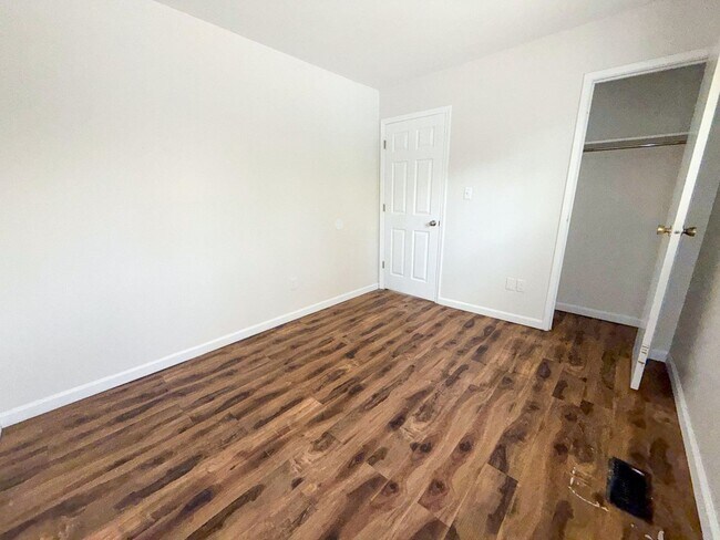 Building Photo - Beautifully Updated 4-Bedroom Ranch on a Peaceful Cul-de-Sac!