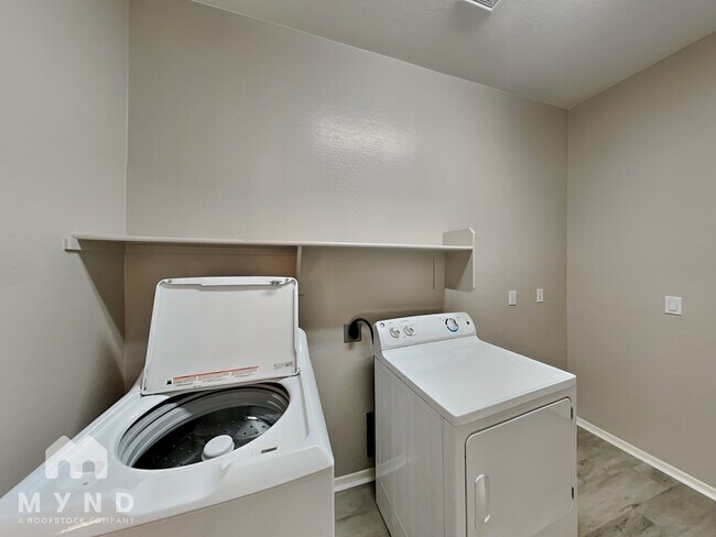 Building Photo - 2891 E Beechnut Pl