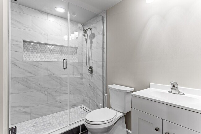 Building Photo - 1675 Addison Cir