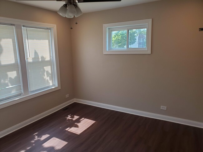 Front Bedroom - 704 E 76th St