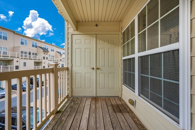 Building Photo - Desirable Two Level Condo For Lease - Not Pet Friendly