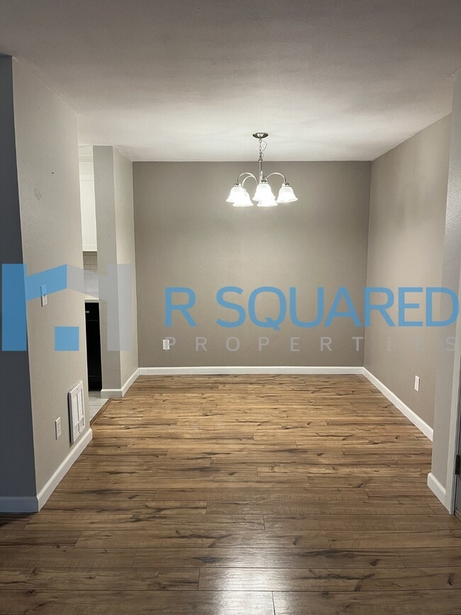 Building Photo - 975 Aberdeen Ave NE