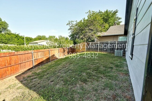 Building Photo - 313 Belmont Dr