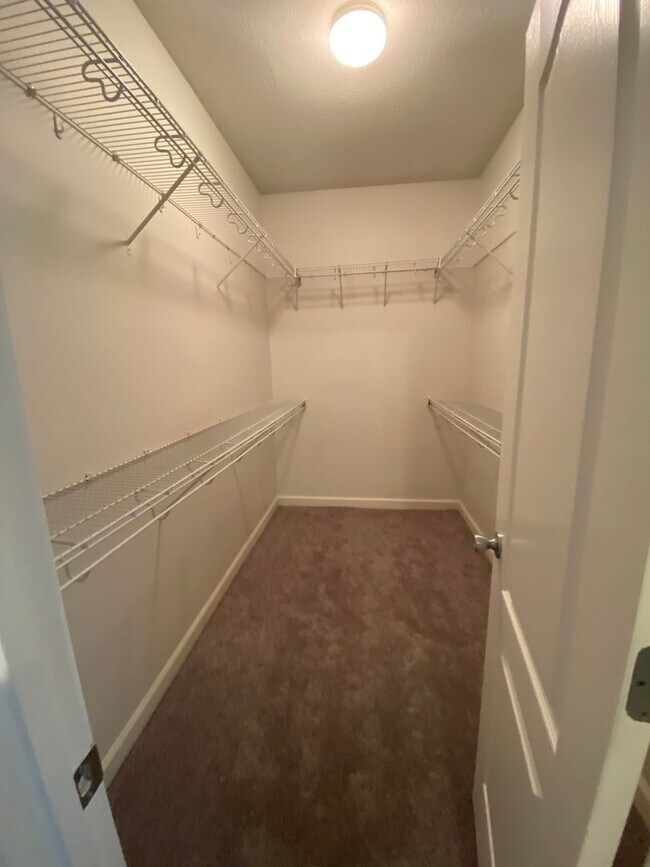 Building Photo - 4207 Broughton St