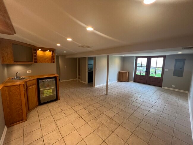 Building Photo - 7830 Westview Ln