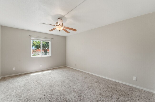 Building Photo - Prime Scottsdale Living | 2 Master Suites + Private Patio Retreat