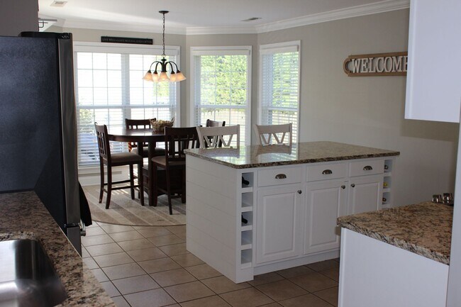 Building Photo - Coming Soon in Farragut!