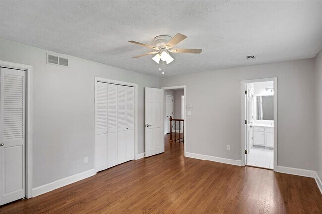 Building Photo - 5223 Davantry Dr