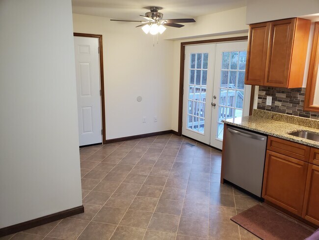 Building Photo - 1402 Milestone Dr