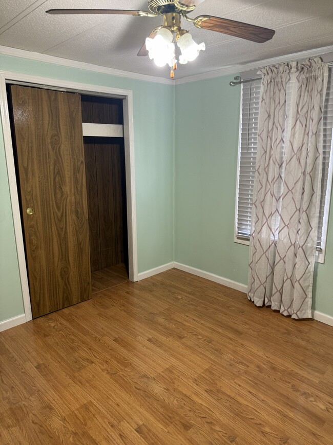 Building Photo - 225 Daniel St