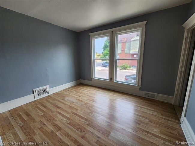Building Photo - 4207 4th St