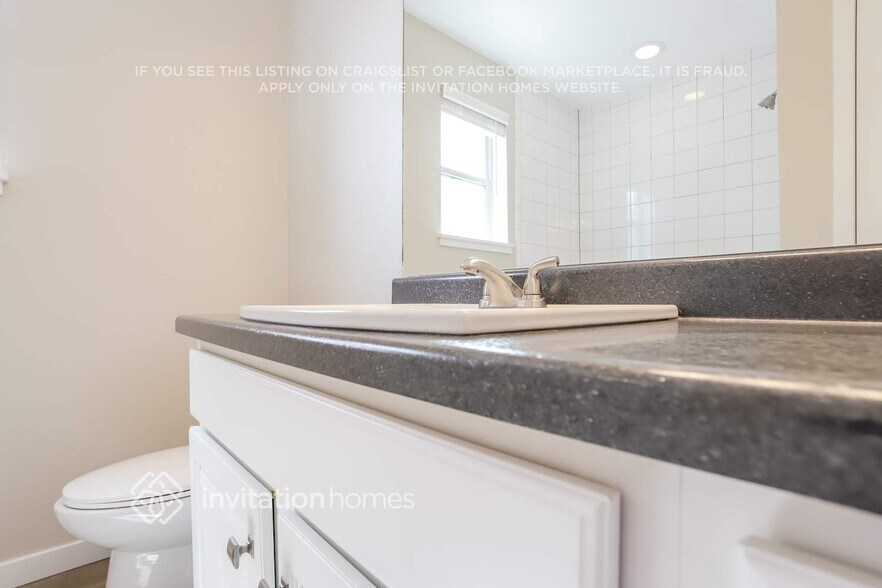 Building Photo - 4892 Halifax Ct