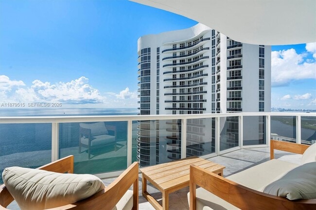Building Photo - 16001 Collins Ave