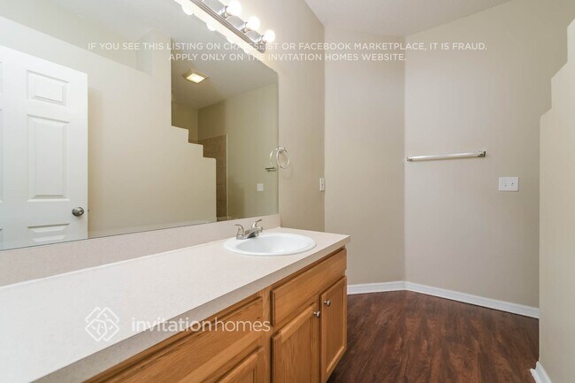 Building Photo - 1613 Stanley Ave