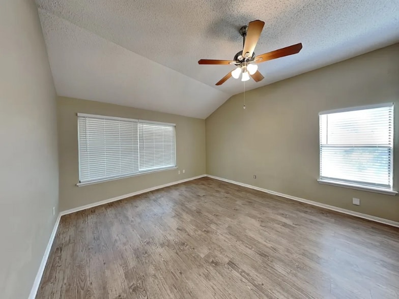 Building Photo - 4110 Devon Ct