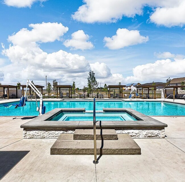 Building Photo - 8108 W Grey Alder Dr