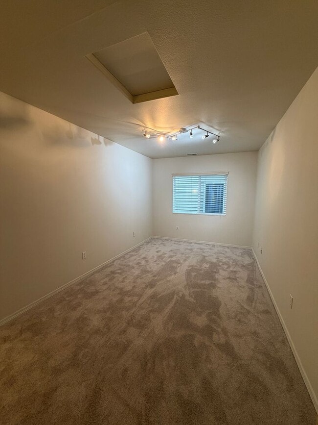 Building Photo - 7608 Traditions Ave NE