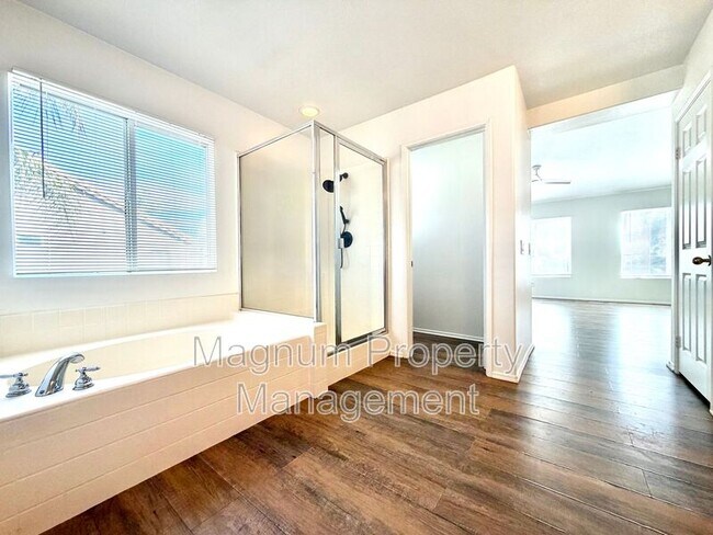 Building Photo - 8182 Bon View Dr