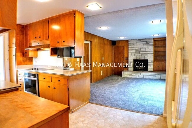 Building Photo - 3700 Weston Pl