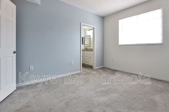 Building Photo - 5700 Bentgrass Dr