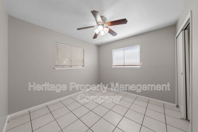 Building Photo - 7422 Stonehouse Dr