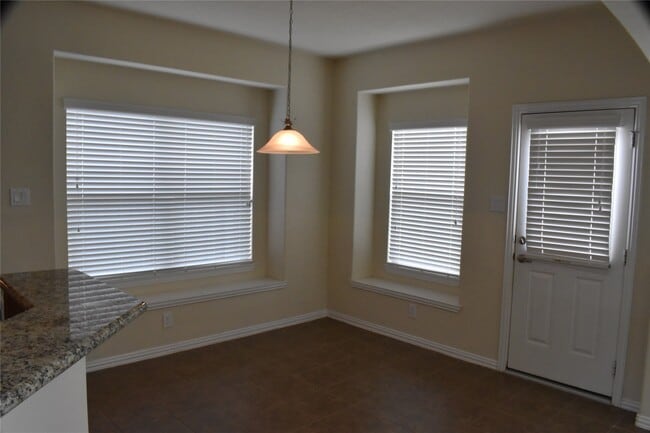 Building Photo - 24623 Forest Canopy Dr