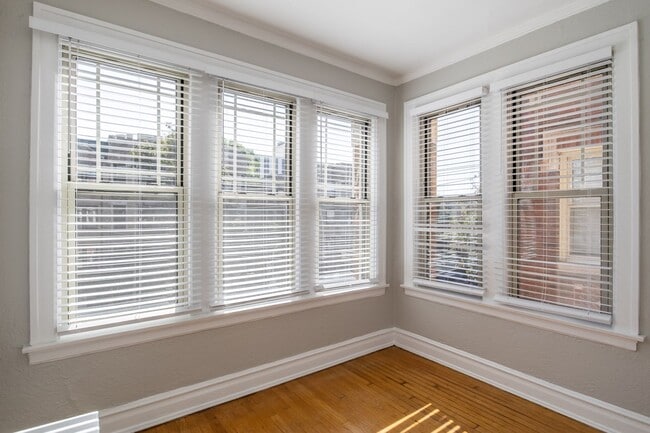 Interior Photo - Urban Equities Rogers Park Apartments