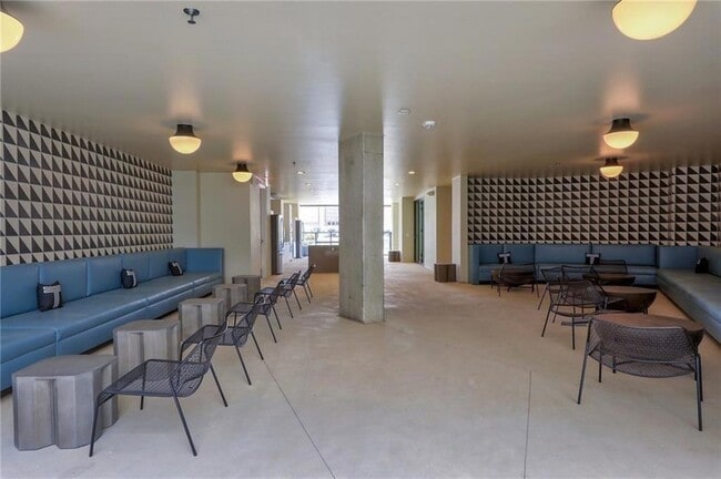 Building Photo - 800 Embassy Dr