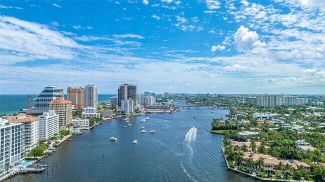 Building Photo - 401 N Birch Rd