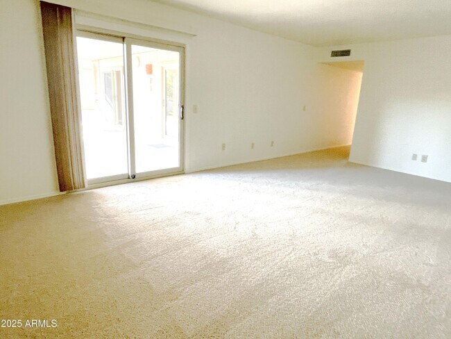 Building Photo - 25835 S Greencastle Dr