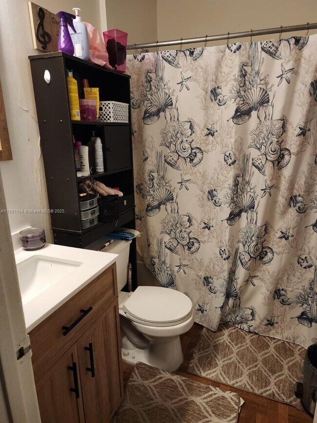 Building Photo - 2221 Sherman Cir