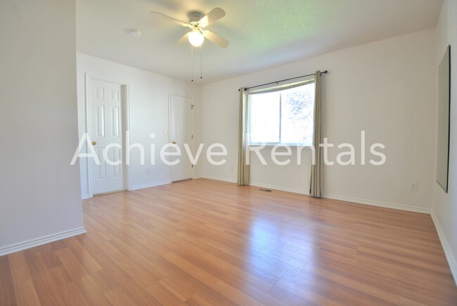 Building Photo - 1294 Eastridge Cir