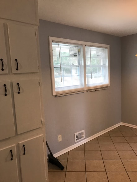 Building Photo - 1364 Stoneham Ct