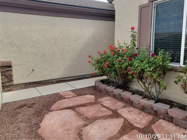 Building Photo - 2331 Bildad Dr