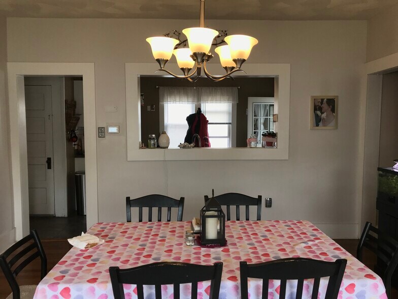 Building Photo - 329 Spring St