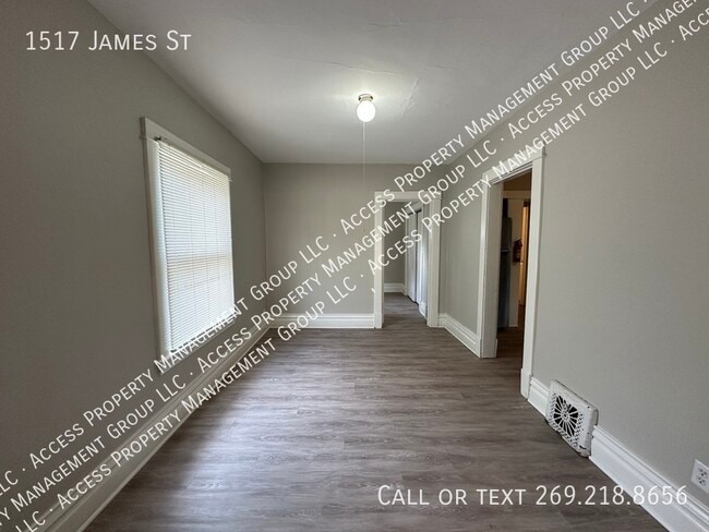 Building Photo - 1517 James St