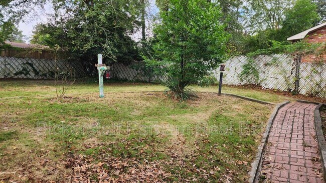Building Photo - 3814 Meadowcliff Dr