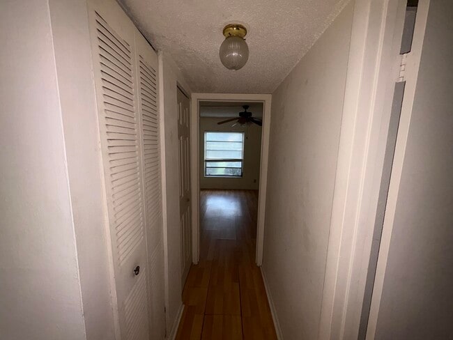 Building Photo - 460 NW 20th St